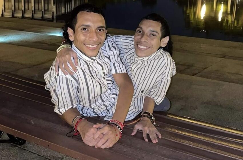  Doi influenceri siamezi din Ecuador au murit la 27 de ani! Povestea lor a impresionat zeci de mii de persoane