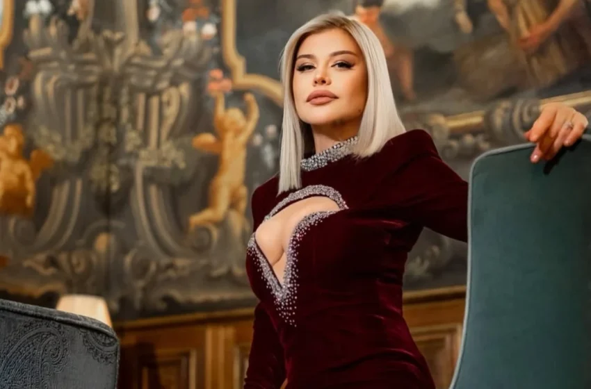  (FOTO) Loredana Groza, apariție incendiară în cadă! Rochia argintie cu un decolteu îndrăzneț a atras toate privirile