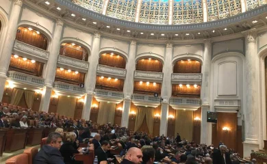 România și-a pierdut Parlamentul: Votul democratic nu mai există