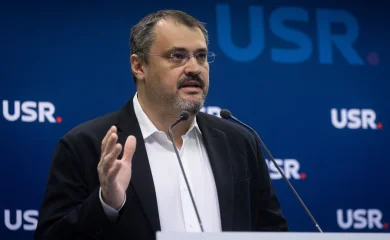 PSD și partidele extremiste au votat cot la cot împotriva desființării unor pseudo-institute de cercetare și academii care nu produc nimic valoros