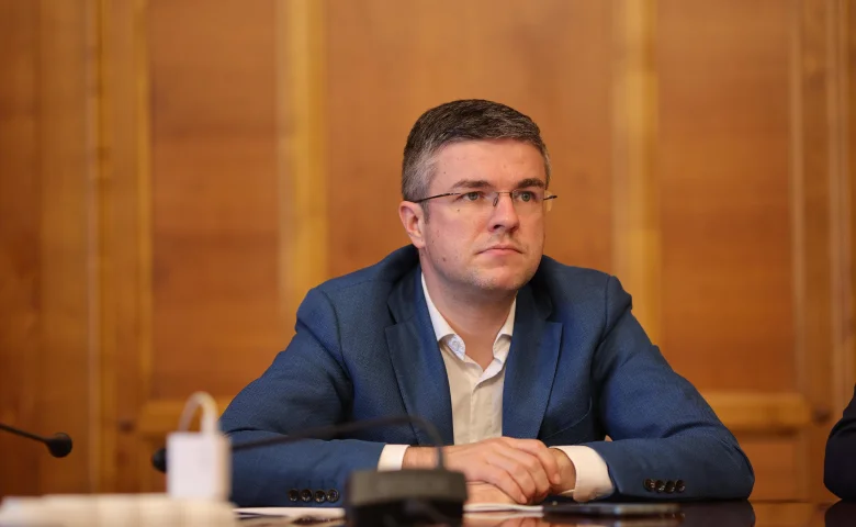 Ministrul Irineu Darău: Prejudiciu de 14,7 milioane lei, generat de managementul defectuos al fostului șef al ADR