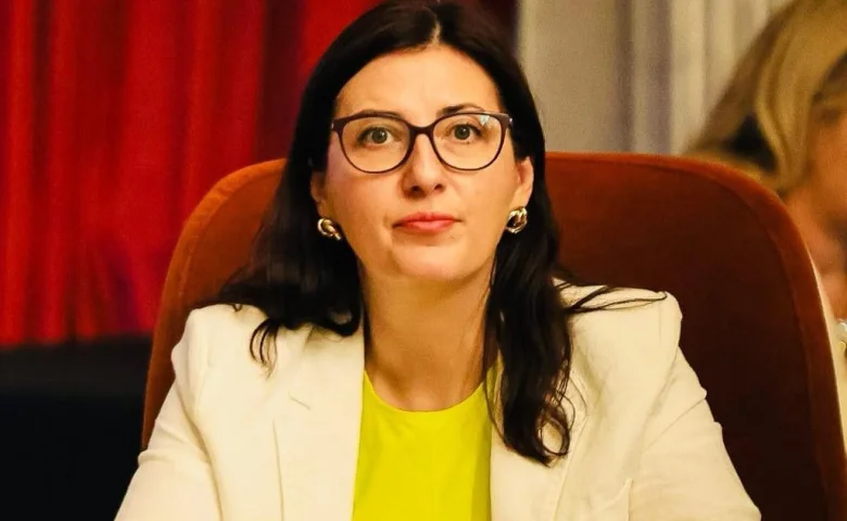 Proiect co-inițiat de USR pentru protecția minorilor în utilizarea serviciilor rețelelor sociale