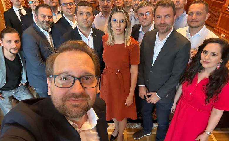 Dominic Fritz, reconfirmat în unanimitate la șefia USR. Cristian Seidler: „În 2023, prefectul PSD a dat, pentru aceeași faptă, doar amendă. Pentru Dominic Fritz PSD cere eliminare din politică”