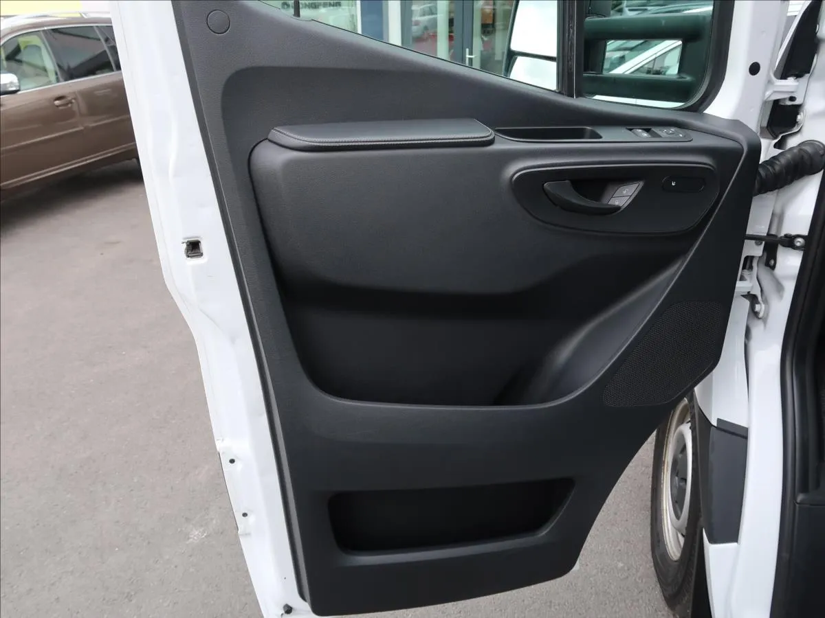 cars/3308/car_16.jpg