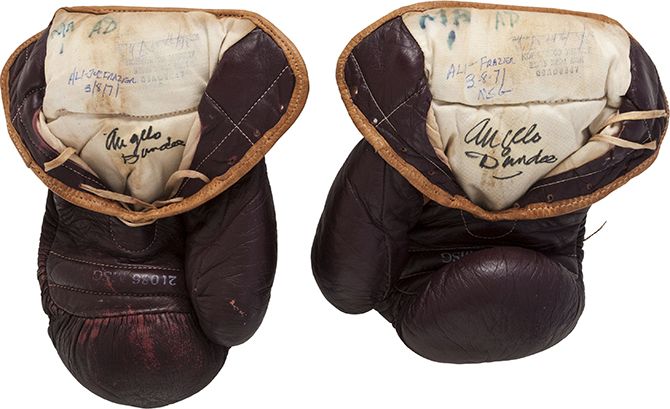 Muhammad Ali glove sold for $ 388,375