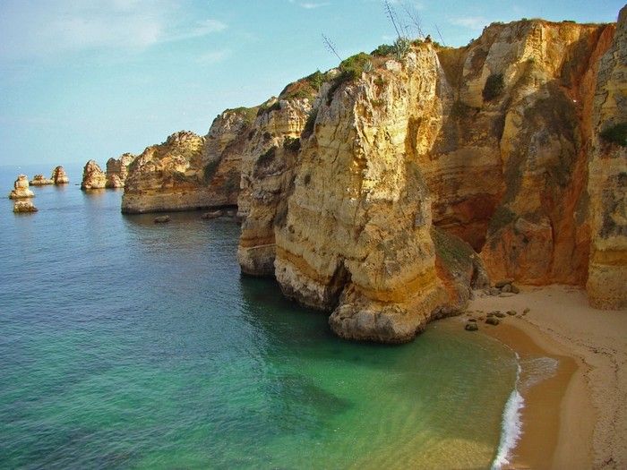 7 reasons to go to Portugal instead of Spain