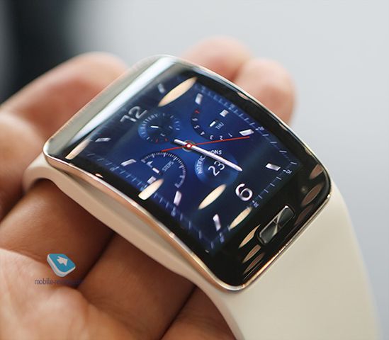 First look at the smart watches Galaxy Gear S