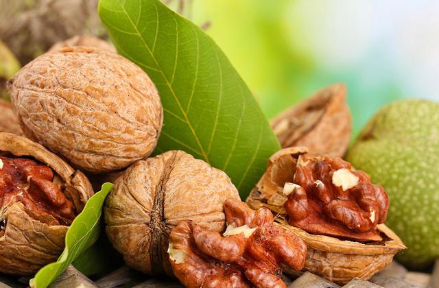 How useful walnuts benefits, and what is harmful