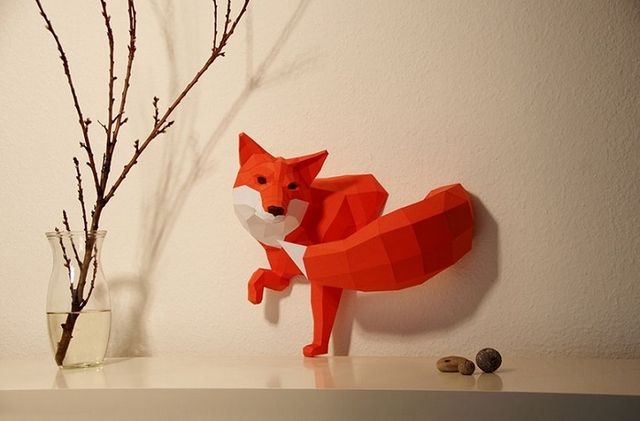 This artist has transformed 3D graphics in paper sculpture. It seems they are about to have begun to move!