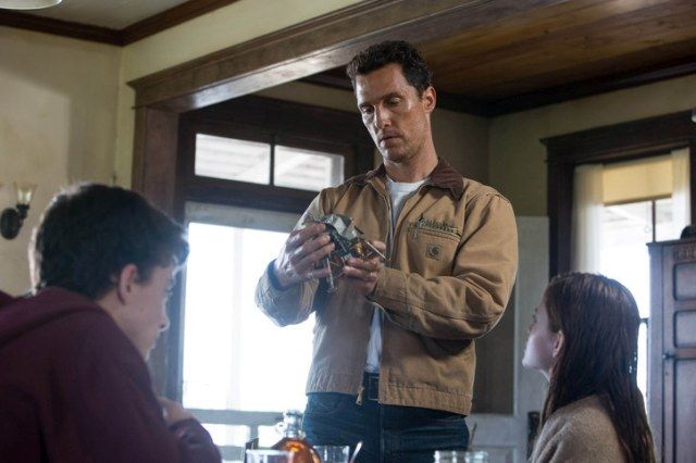 Revie movie "Interstellar": the fifth dimension of space