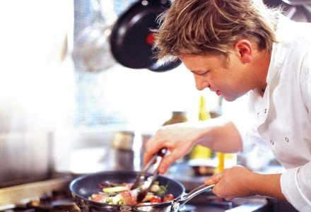 Star chefs Jamie Oliver burned penis during cooking