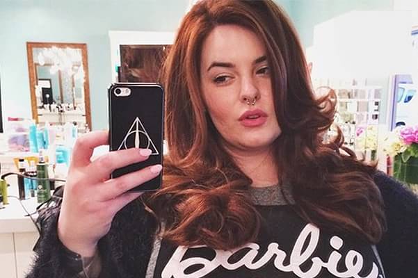 The biggest plus size model Tess Holliday signed a contract with the agency