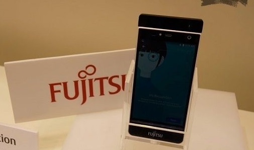 MWC 2015: Fujitsu smartphone with iris scanner