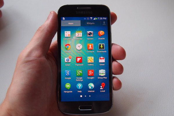 In Europe, began selling smartphone Samsung Galaxy S4 mini plus