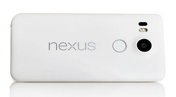 Smartphone LG Nexus 5X "lit up" on Amazon