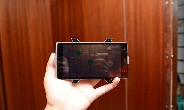 Takee 1: the world's first holographic smartphone for $129.99