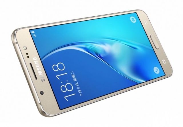 Review Samsung Galaxy J7. The updated version 2016 year