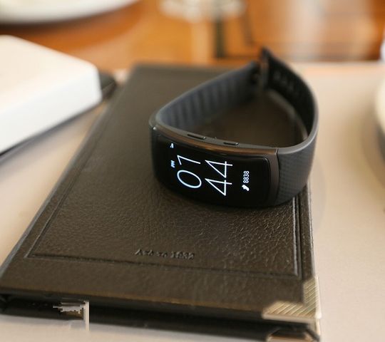 Review Samsung Gear Fit 2 SM-R360 smartwatch