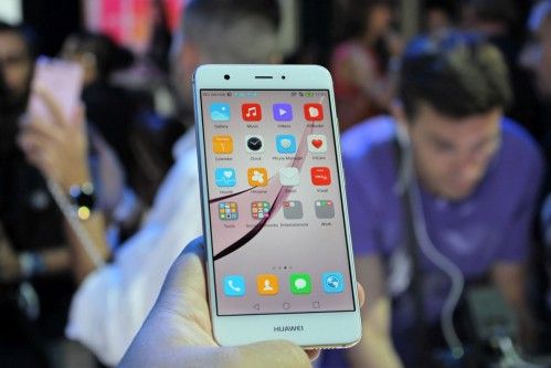 Huawei nova: mid-range smartphone with 4K-camera