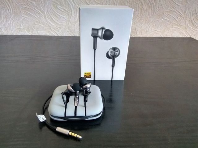 Review Xiaomi In-ear Hybrid Earphones Pro: excellent sound and powerful bass