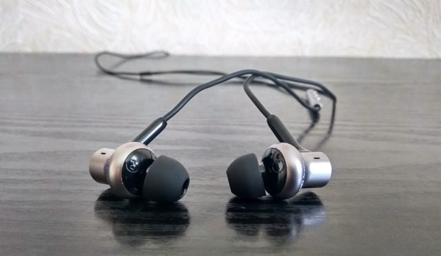 Review Xiaomi In-ear Hybrid Earphones Pro: excellent sound and powerful bass