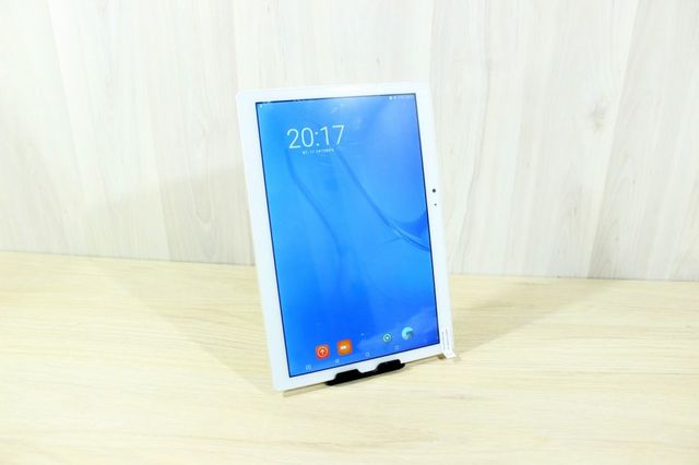 Teclast A10S - 10.1-inch budget tablet in a metal case and 2GB of RAM
