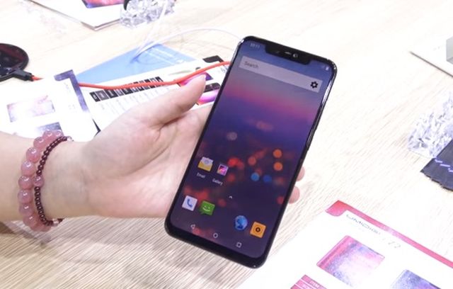 Smartphones Umidigi Z2 and Z2 Pro First Review and Comparison with Asus Zenfone 5