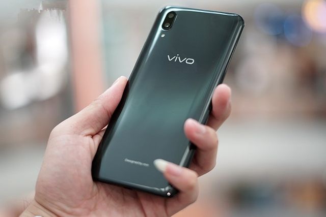 Vivo X21 Review: smartphone with a built-in display scanner fingerprint
