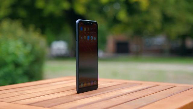 Xiaomi POCO F1 Review: The cheapest flagship on Snapdragon 845