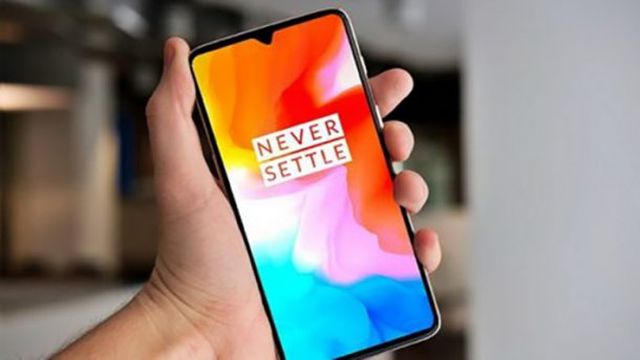 OnePlus 6T: Review and Comparison with Xiaomi Mi 8 and Mi Mix 2S