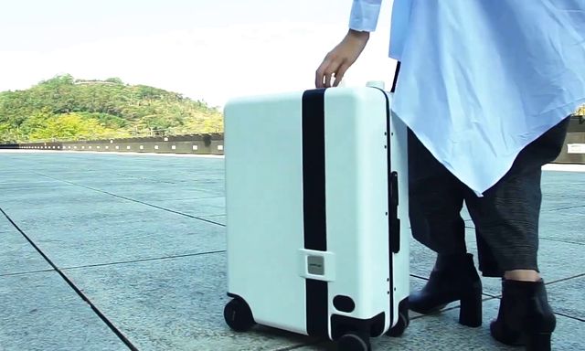 ARTVZ C3 FIRST REVIEW: New Automatic Suitcase