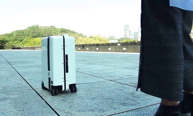 ARTVZ C3 FIRST REVIEW: New Automatic Suitcase