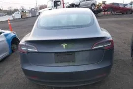 Tesla, Model 3