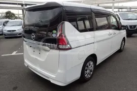 Nissan, Serena