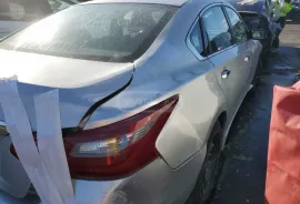 Nissan, Altima