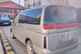 Nissan, Elgrand