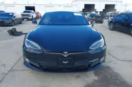 Tesla, Model S