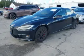 Tesla, Model S