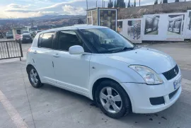 Suzuki , Swift