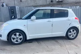 Suzuki , Swift