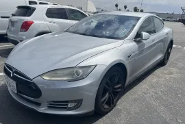 Tesla, Model S