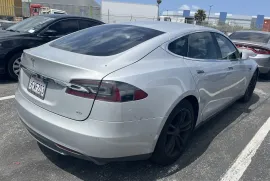 Tesla, Model S