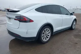 Tesla, Model X