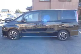 Toyota, Noah