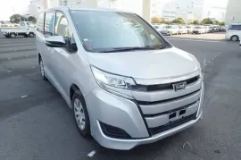 Toyota, Noah