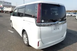 Toyota, Noah