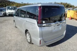 Toyota, Noah