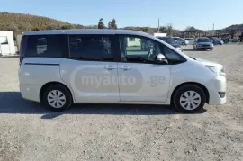 Toyota, Noah