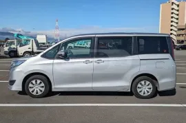 Toyota, Noah