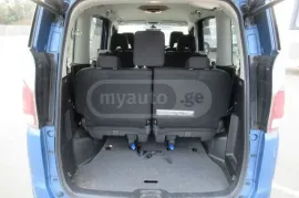 Nissan, Serena